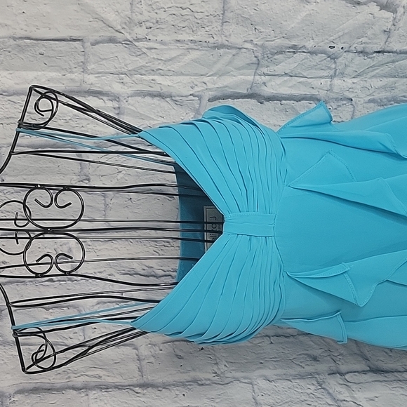 ELIZA J NEW YORK Powder Blue Pleated and Ruffled Prom Dress Size‎ 4 - Picture 2 of 9